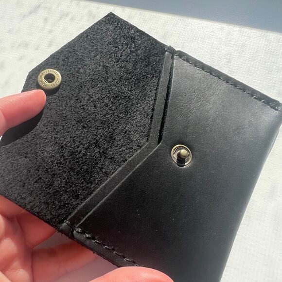 Portland Leather Goods Mini Black Envelope Wallet - Picture 4 of 6
